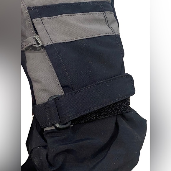 COPY - Lands’ End Kids Waterproof Squall Gloves in Black/Gray- Size M - Picture 5 of 10